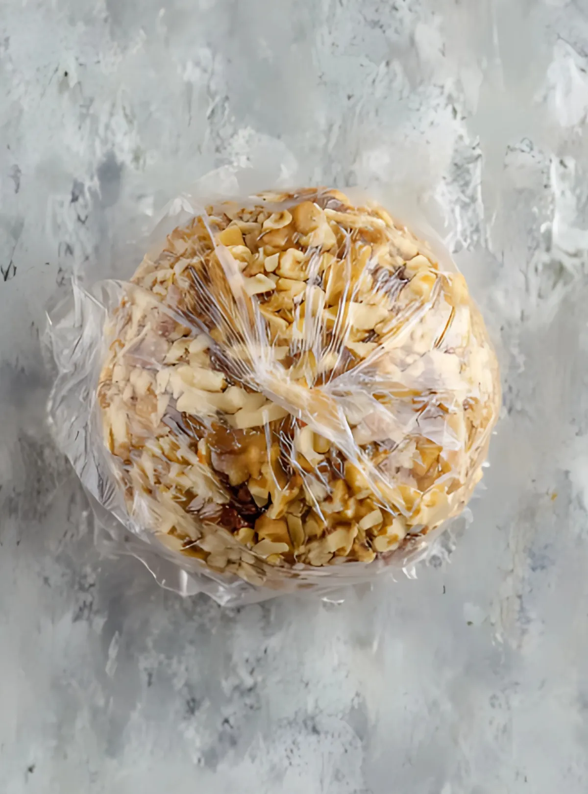 boule fromage noix emballée