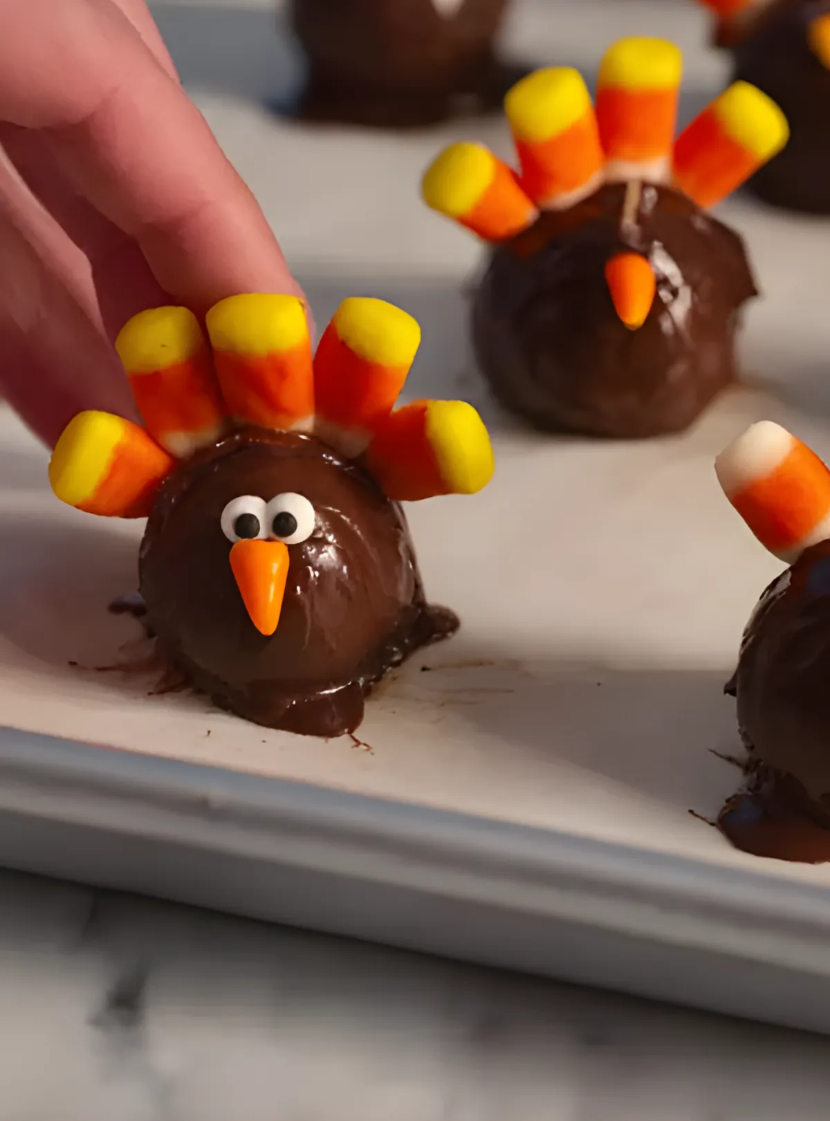 Decorating turkey Oreo balls