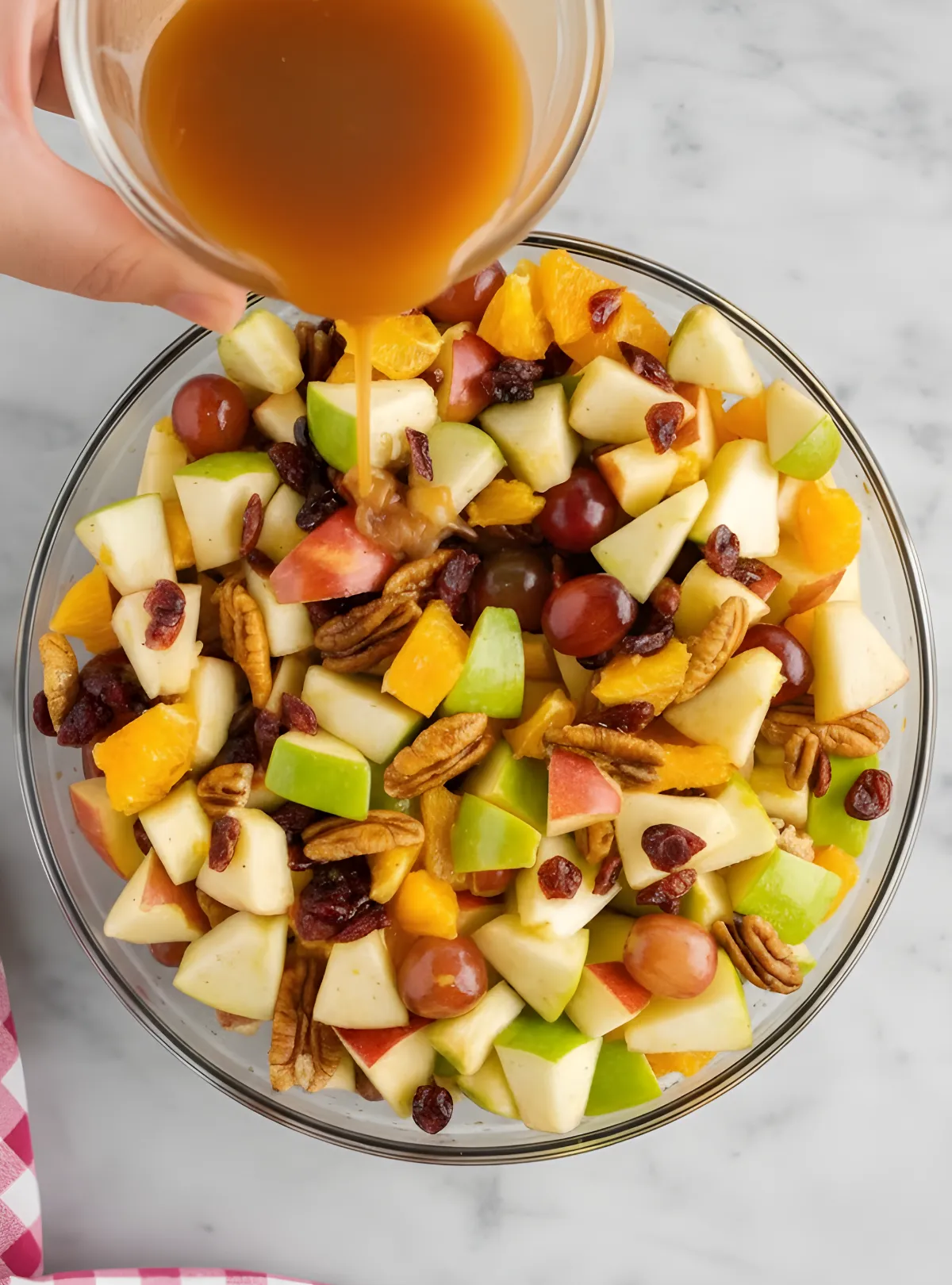 caramel dressing pouring