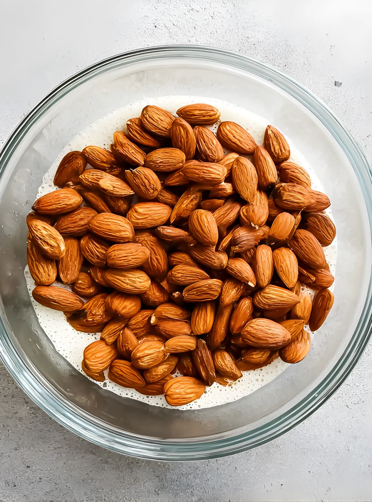 Glazed almonds bowl