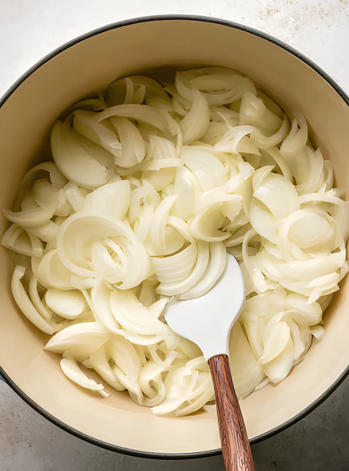 sliced onions pan