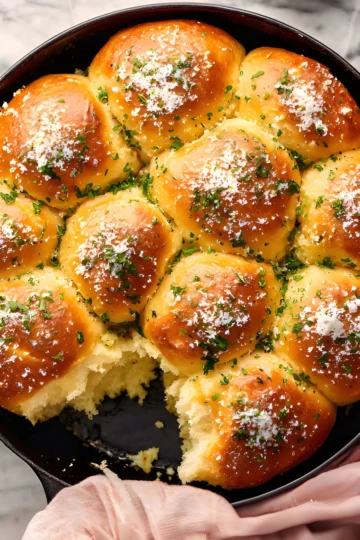 Buttery parmesan rolls