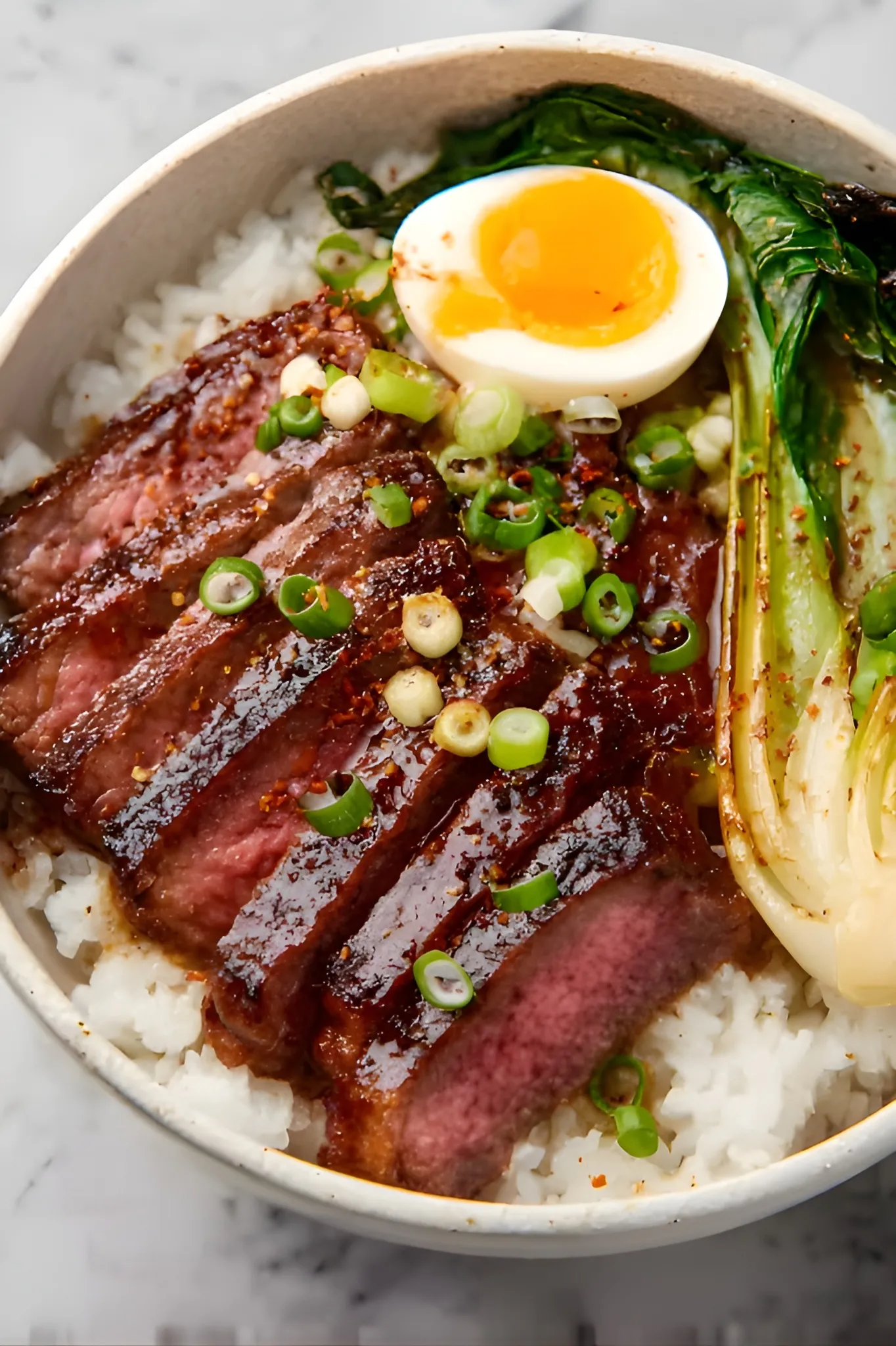 Steak rice donburi
